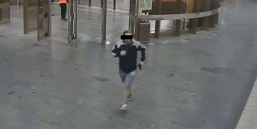 Muž s bradkou střílel na Opatově do vzduchu, policie po něm pátrala