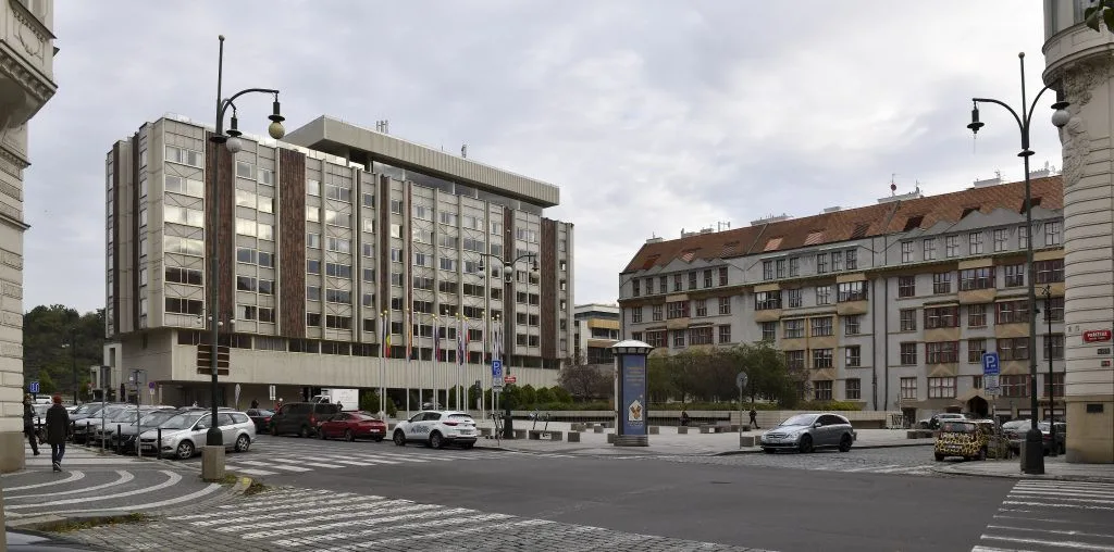 Majitelé Intercontinentalu a Praha navrhují soutěž na náměstí MilošeFormana