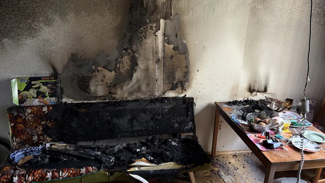 VIDEO: Výbuch pyrotechniky v bytě, požár v Sapě a zase ty prskavky. Pražští hasiči klidné Vánoce neměli