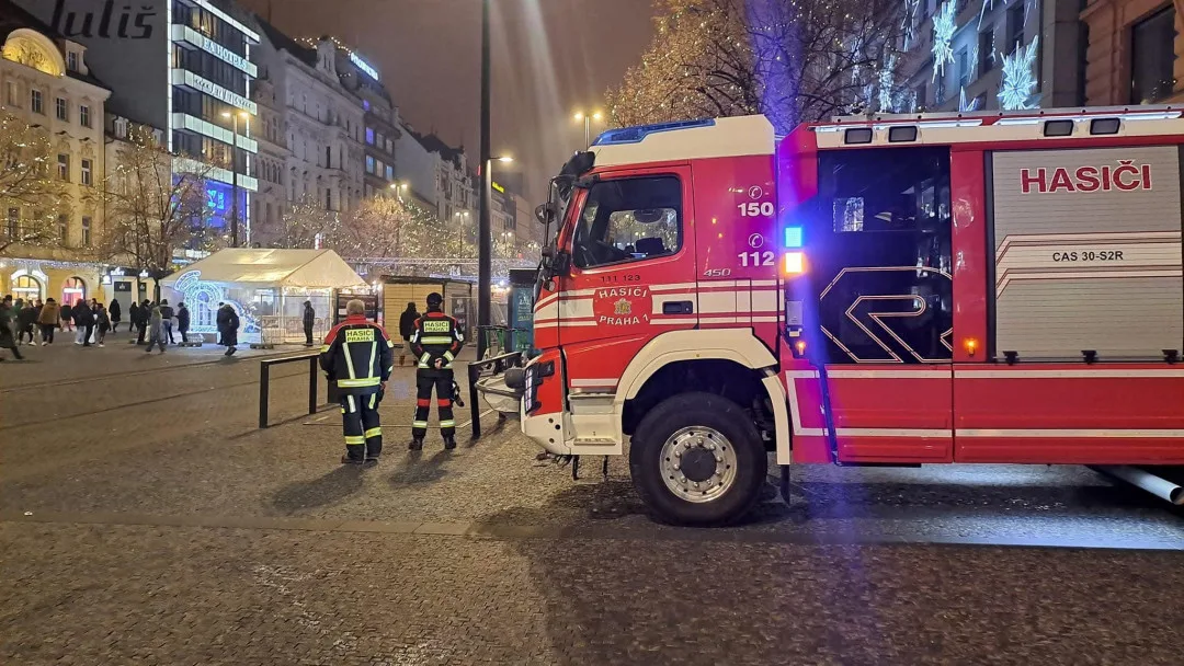 Oslavy příchodu Nového roku zatím v Praze probíhají klidně, hasiči řešili jen menší požáry