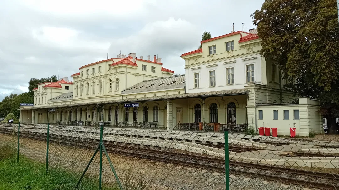 Dejvická nádražka změní majitele. Petice za zachování původní restaurace má již přes tři tisíce podpisů