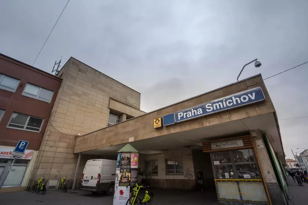 Za Smíchovského nádraží bude Nádraží Smíchov. Změnu dnes schválili pražští radí