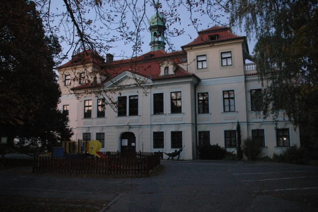 Majetkový úřad se potřetí pokusí v aukci prodat pražský zámek Veleslavín
