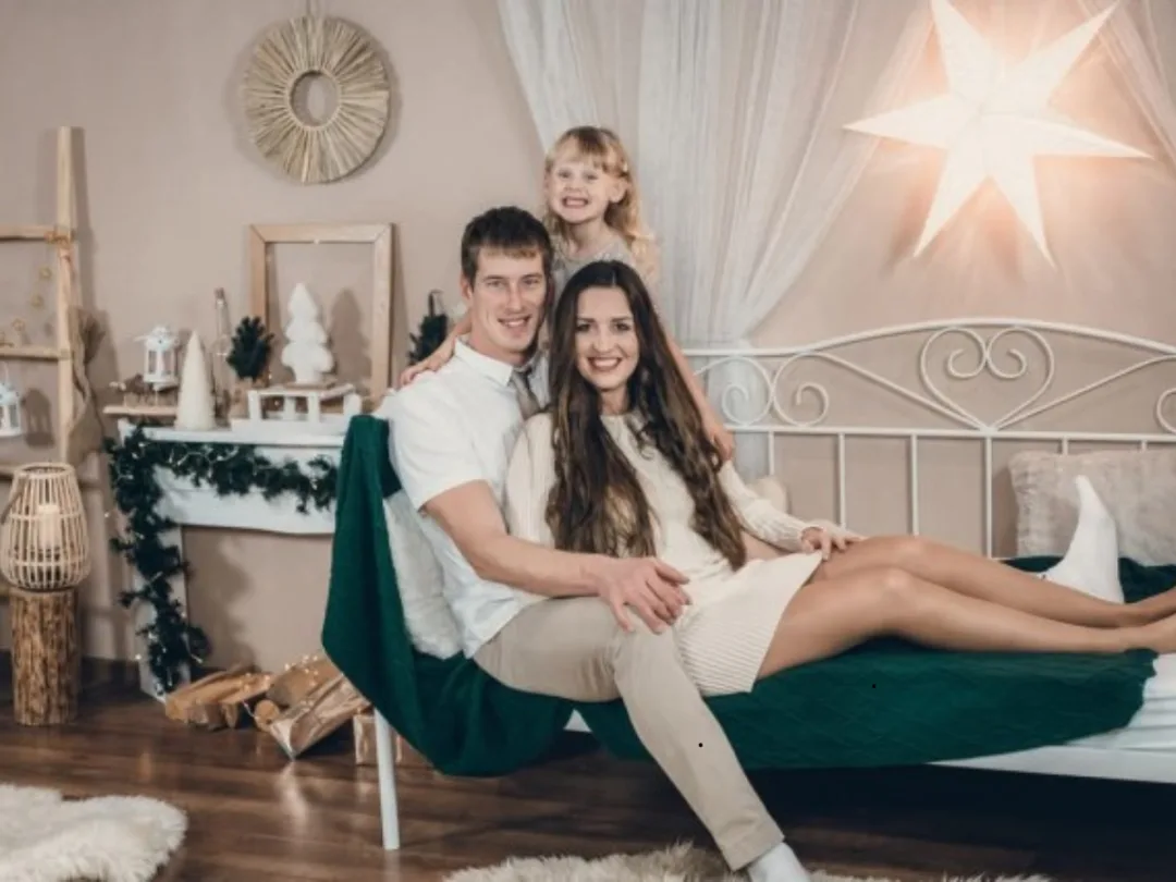 Patka pětileté dcery trpí nemocí, kterou v Česku neumíme léčit. Nyní shání peníze na cestu do Švýcarska