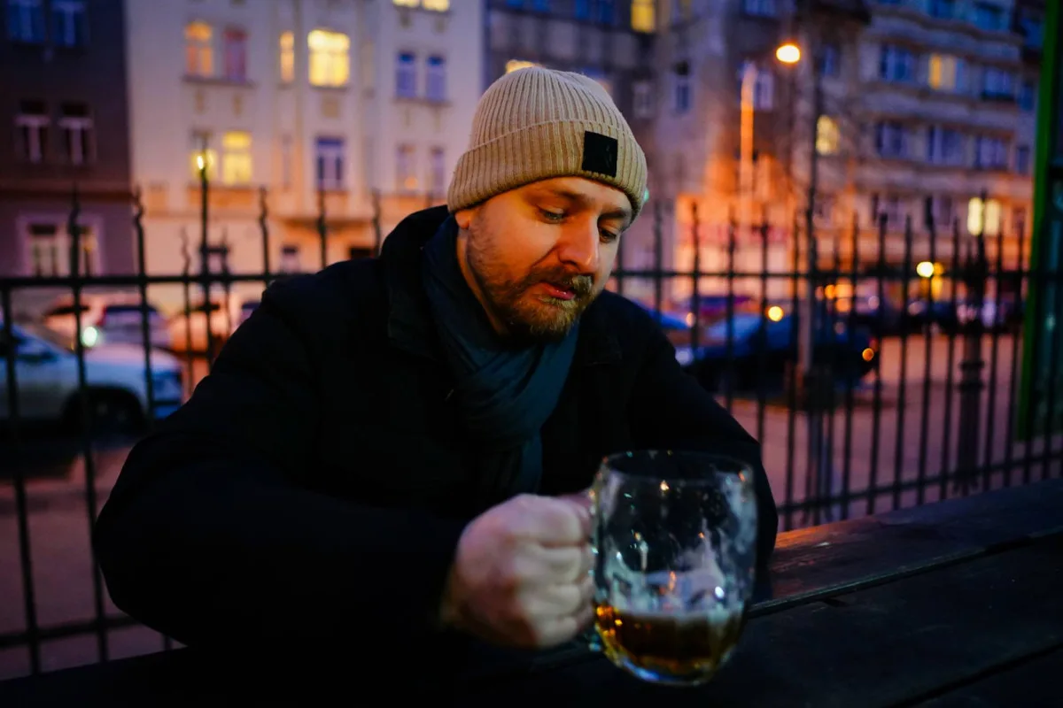 Hospodské prostředí pomáhá udržovat vztahy a komunity, nádražky ale postupně vymizí, říká odborník na pivní kulturu