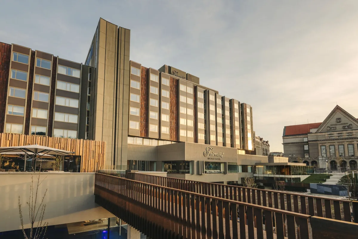 Po rekonstrukci otevřeli hotel Fairmont Golden Prague, dřívější InterContinental. Noc vyjde na patnáct tisíc