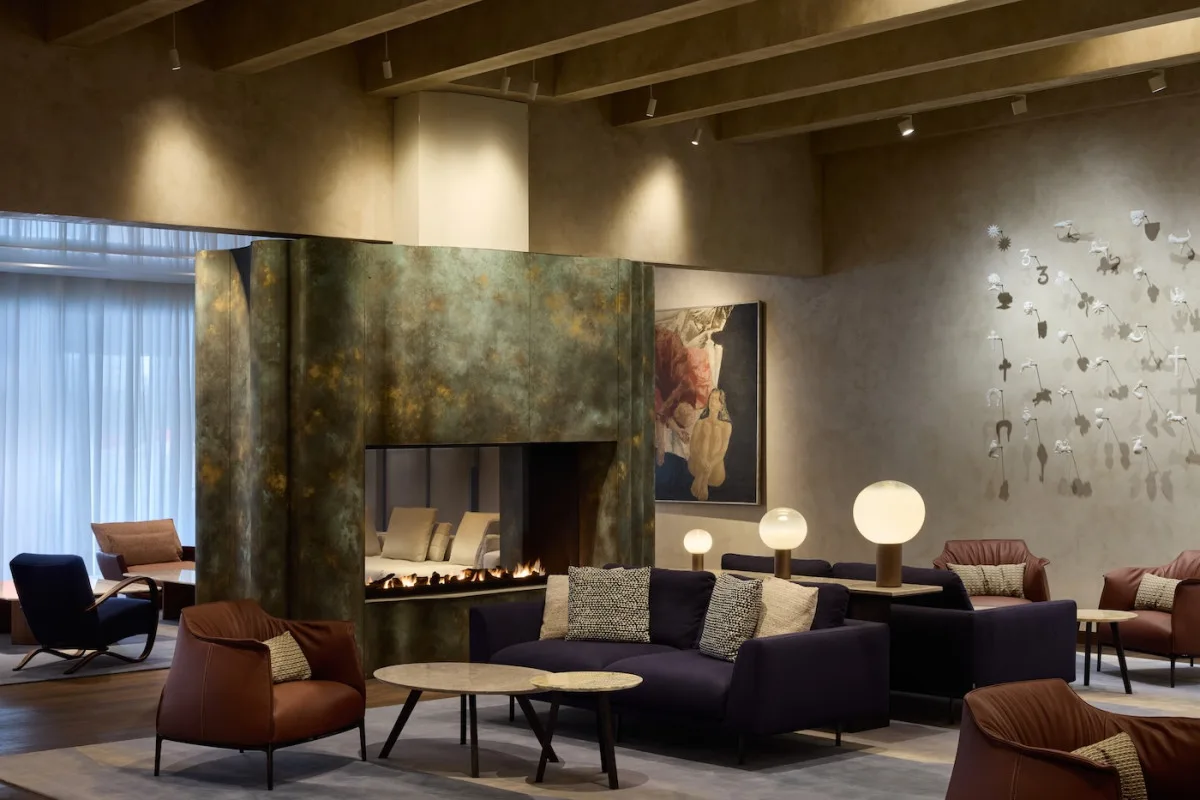 Po rekonstrukci otevřeli hotel Fairmont Golden Prague, dřívější InterContinental. Noc vyjde na patnáct tisíc