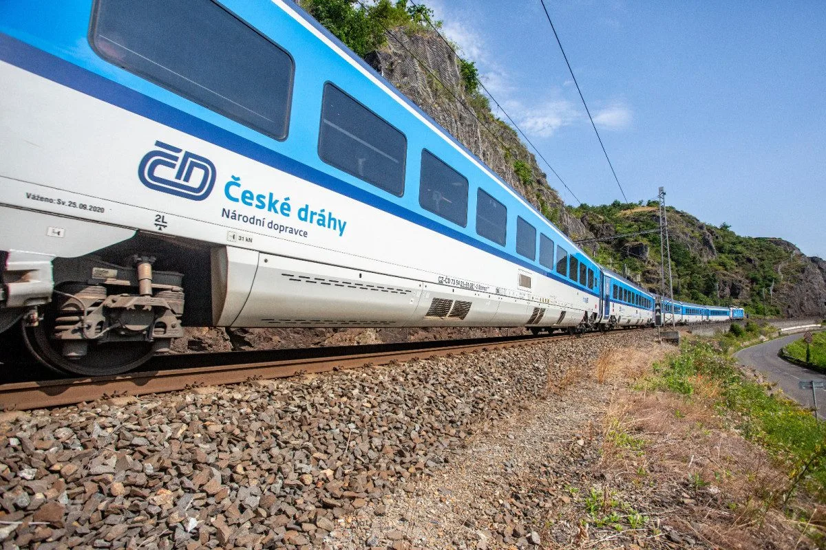 České dráhy kvůli velikonočnímu cestování posilují spoje