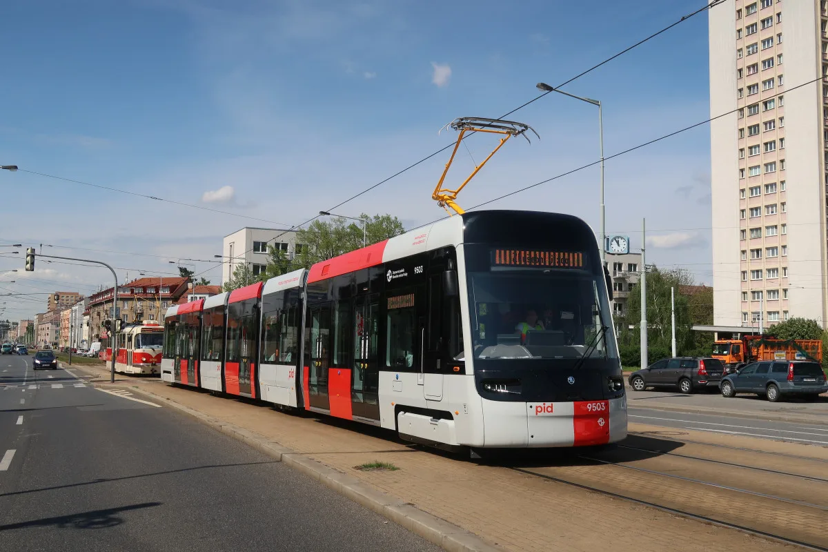 Do ulic dnes vyrazí nová tramvaj pro Prahu. Zatím ještě bez cestujících