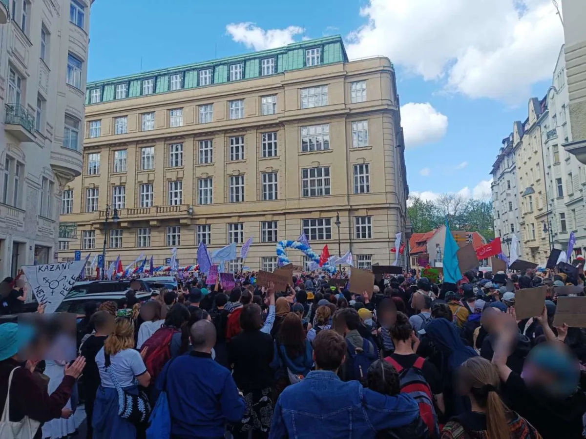 Prahu dnes ovládly akce spojené s potratovou tematikou, v akci je i antikonfliktní tým