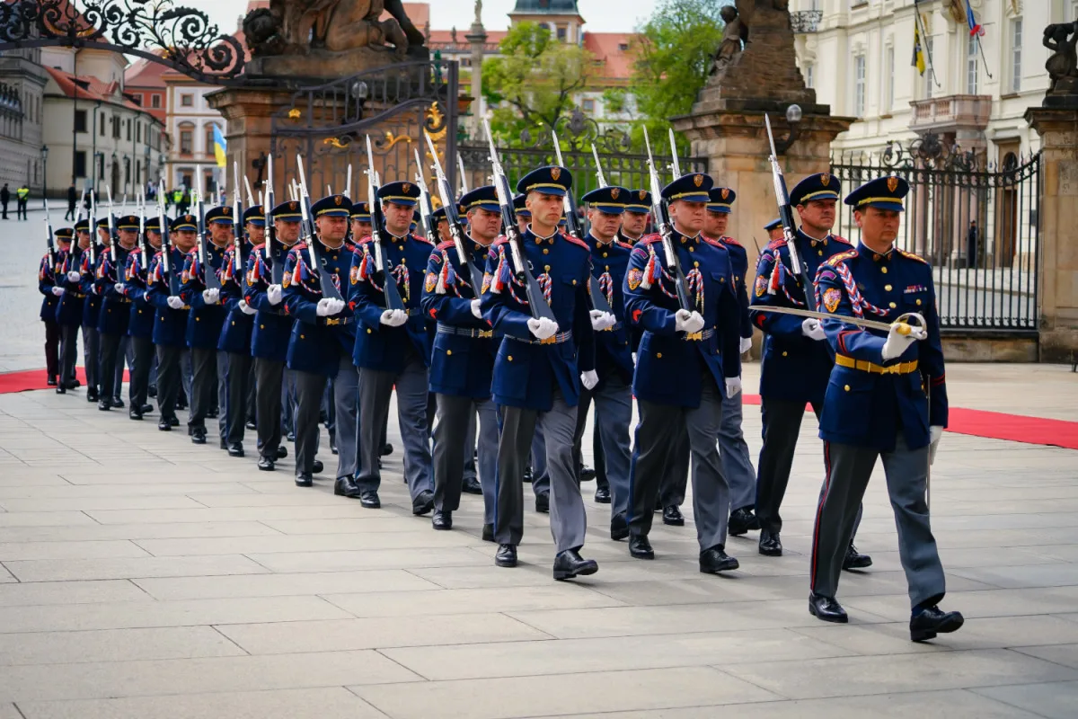 FOTOGALERIE: Prezident Pavel přijal na Hradě Zelenského při slavnostním ceremoniálu