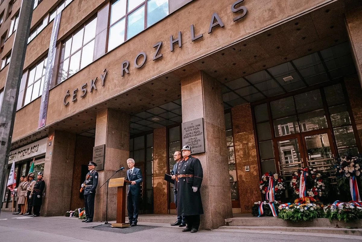 Politici i zástupci armády a policie si u Rozhlasu připomněli začátek Pražského povstání