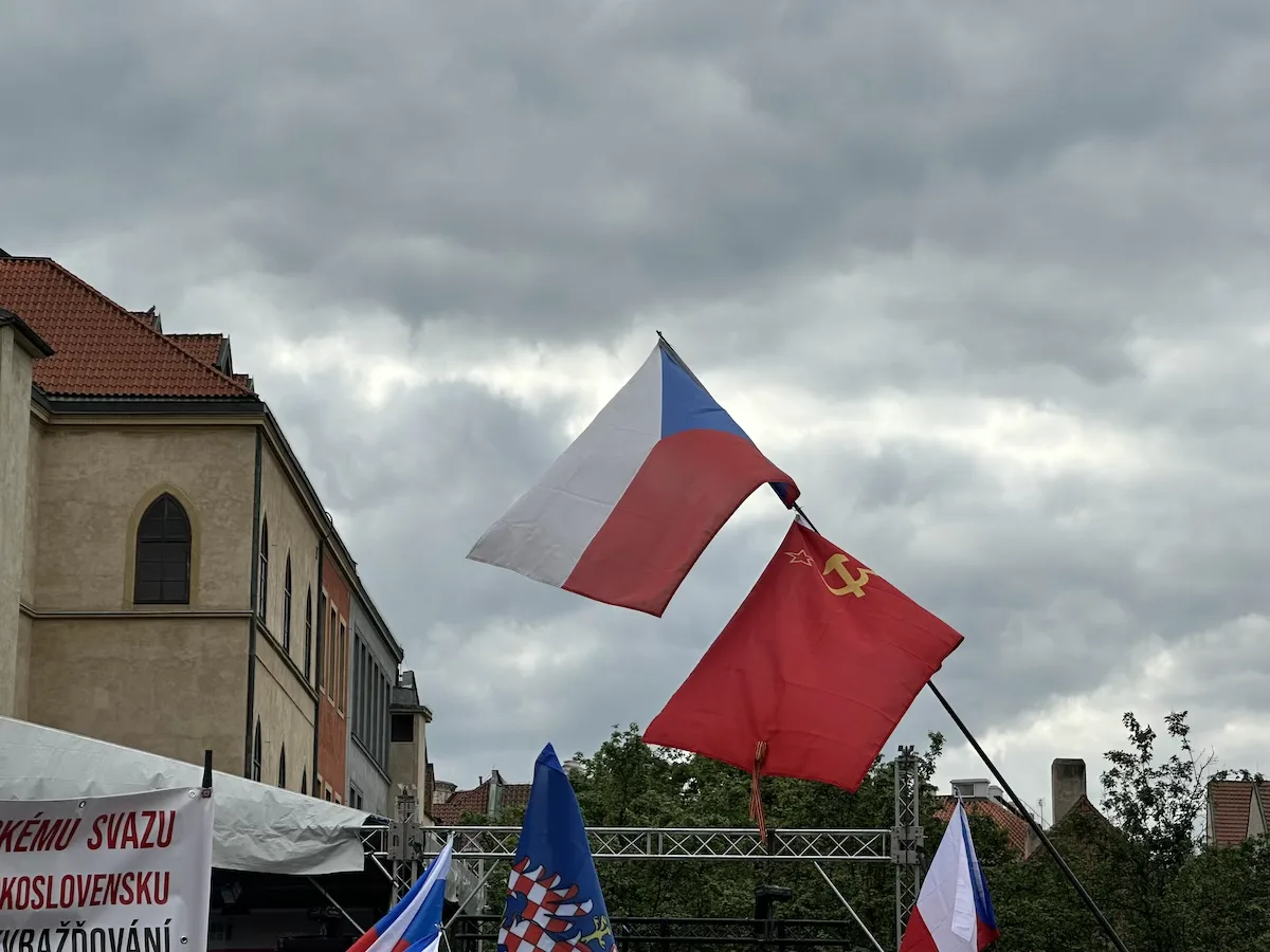 VIDEO: Čtyři tisíce stoupenců SPD demonstrují v Praze, Okamura vyzval ke změně vlády
