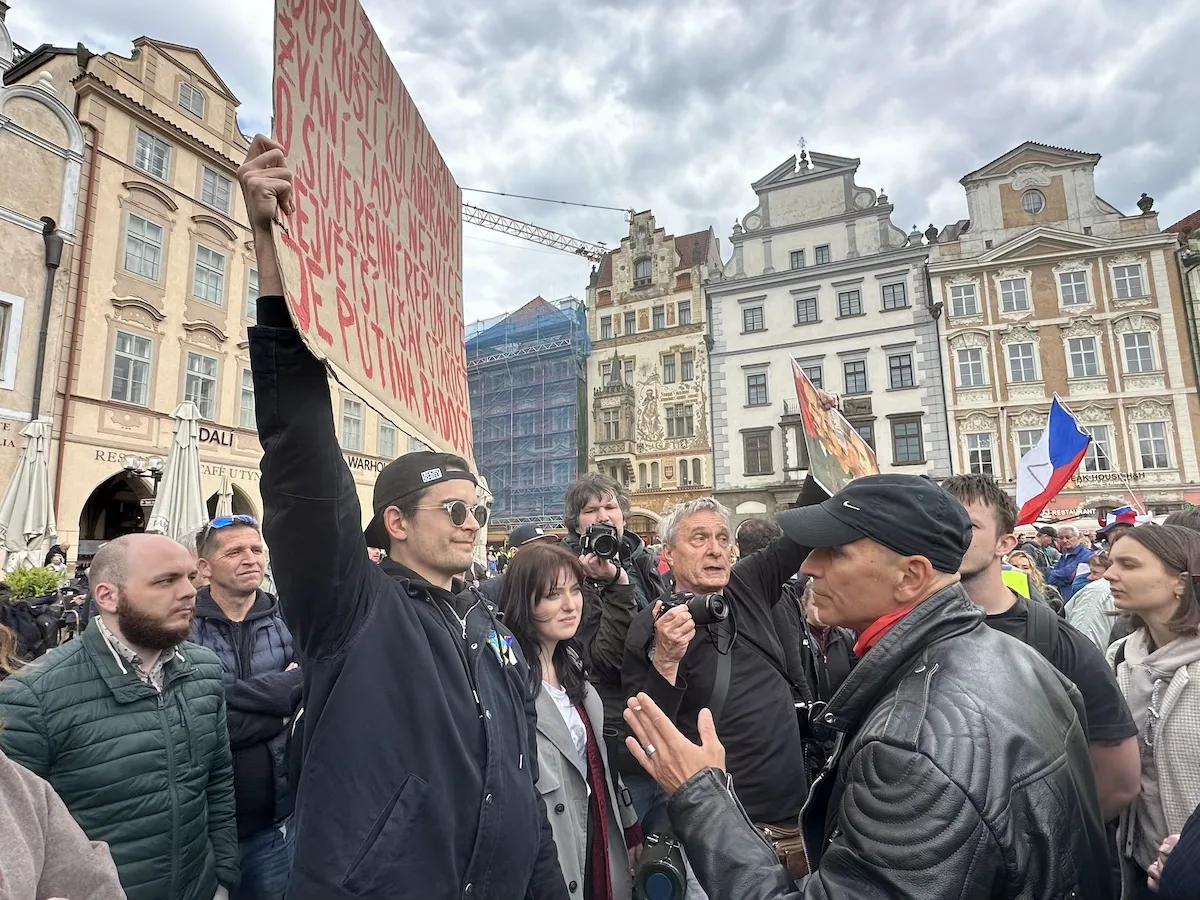 VIDEO: Čtyři tisíce stoupenců SPD demonstrují v Praze, Okamura vyzval ke změně vlády