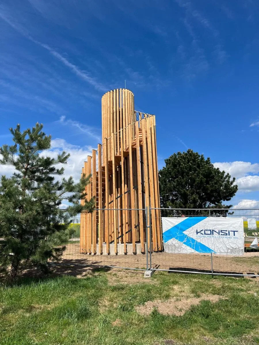 Nebušice mají novou rozhlednu, navrhli ji studenti architektury ČVUT