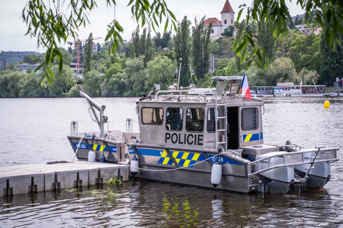 Policie má novou loď za sedm milionů. Zachrání s ní tonoucí a vytáhnou věci ze dna