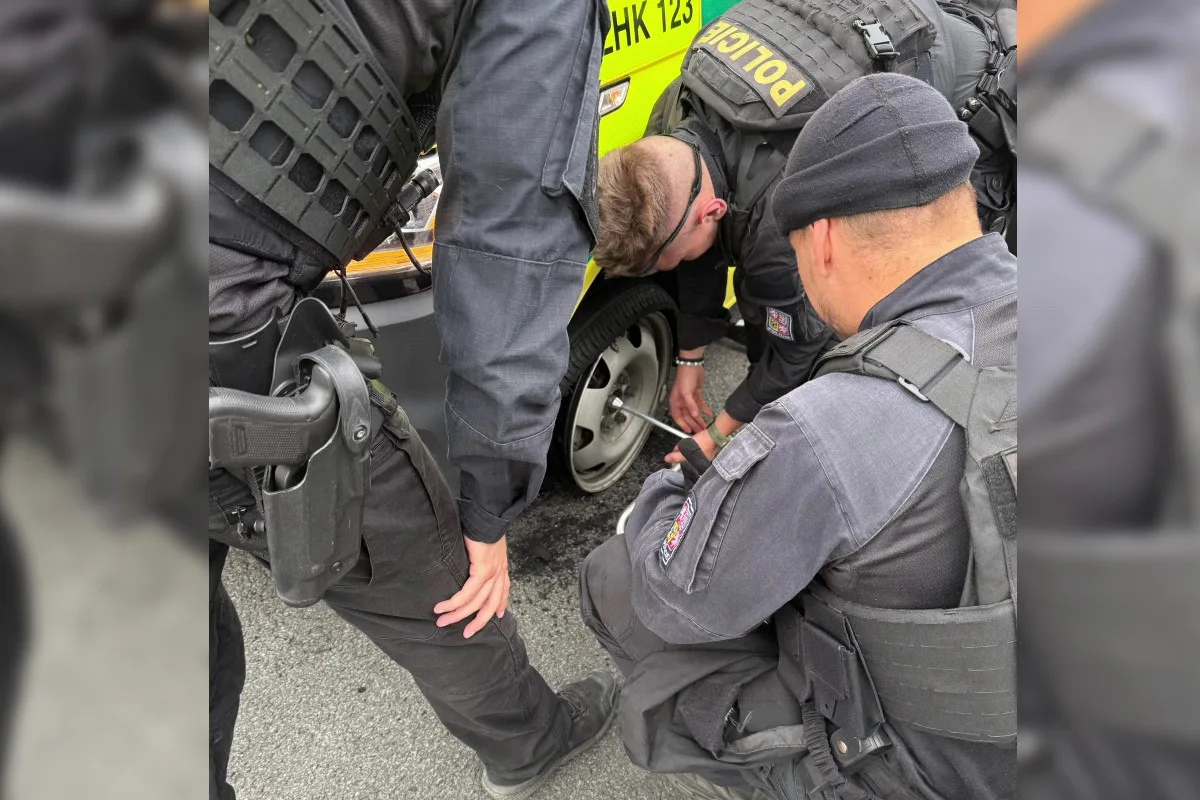Kolo vyměnili policisté