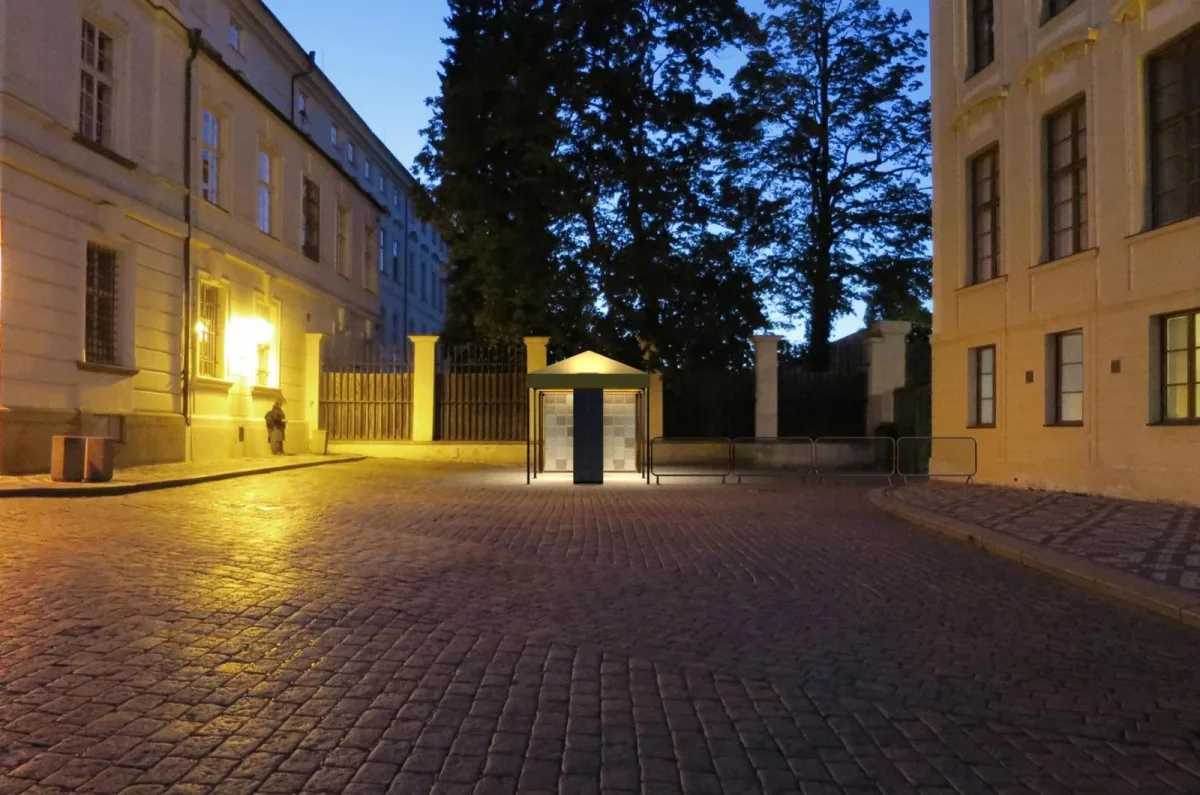 VIZUALIZACE: Pražský hrad bude mít nová kontrolní stanoviště, nahradí staré přístřešky