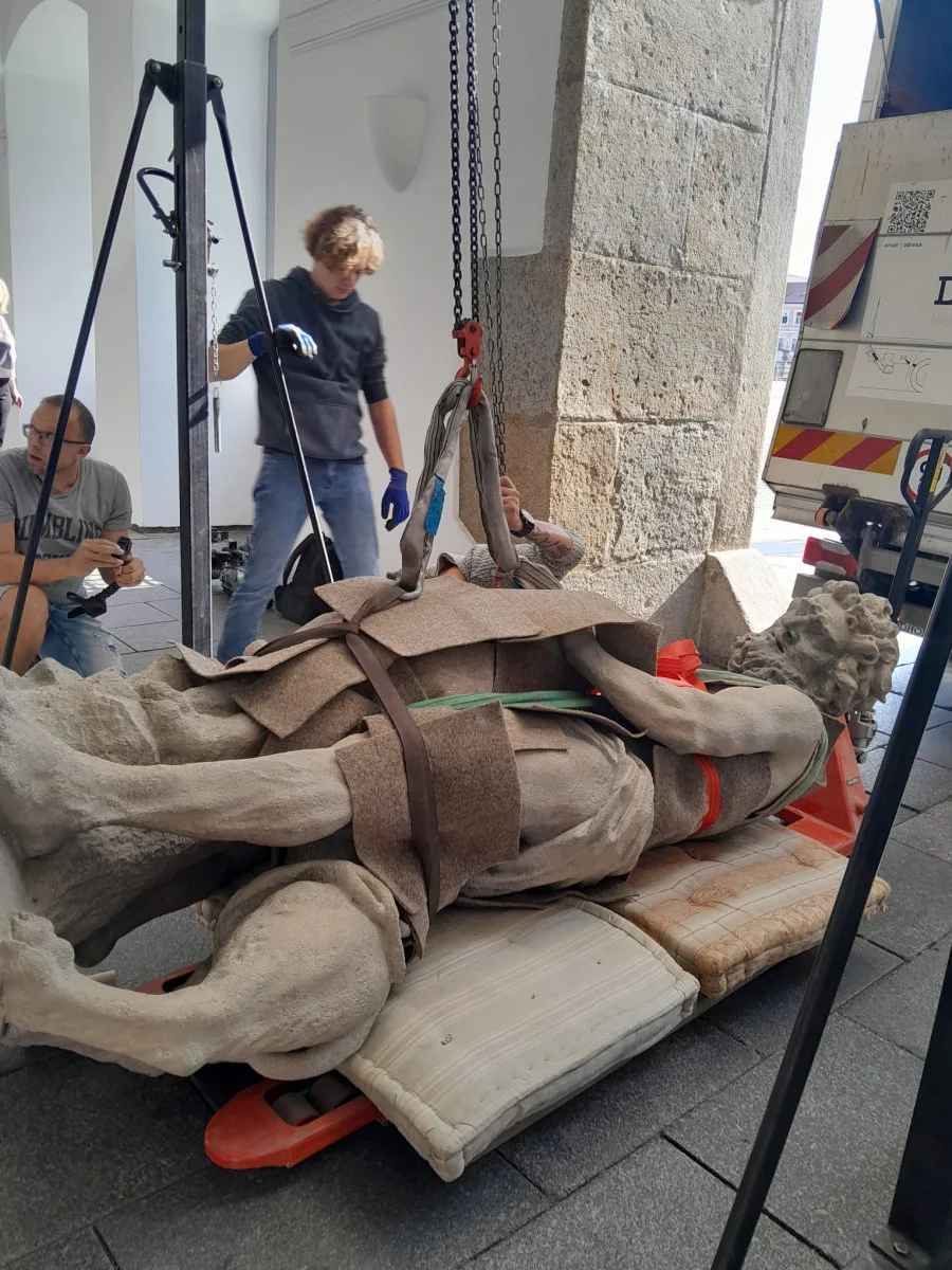 Praha má půjčenou sochu Samsona z Českých Budějovic. Město opustila poprvé po 300 letech