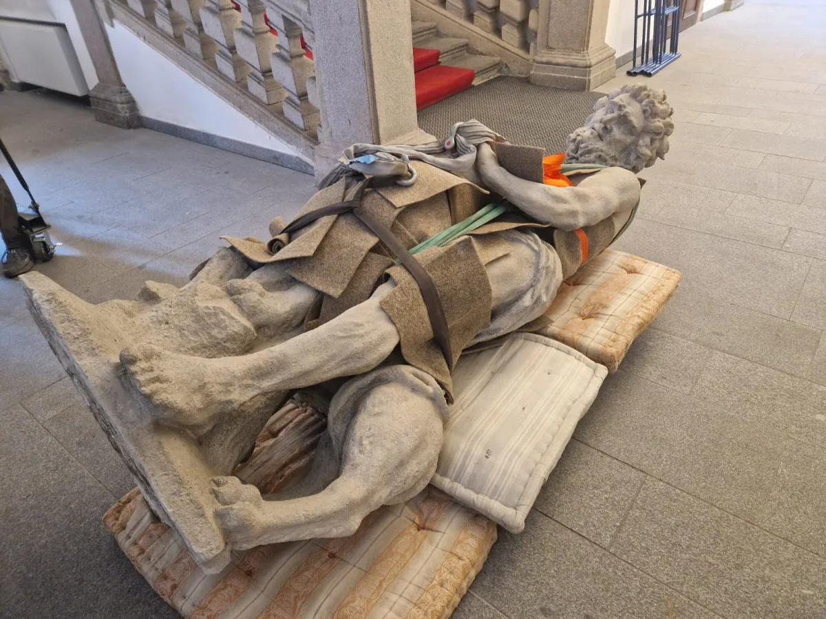 Praha má půjčenou sochu Samsona z Českých Budějovic. Město opustila poprvé po 300 letech