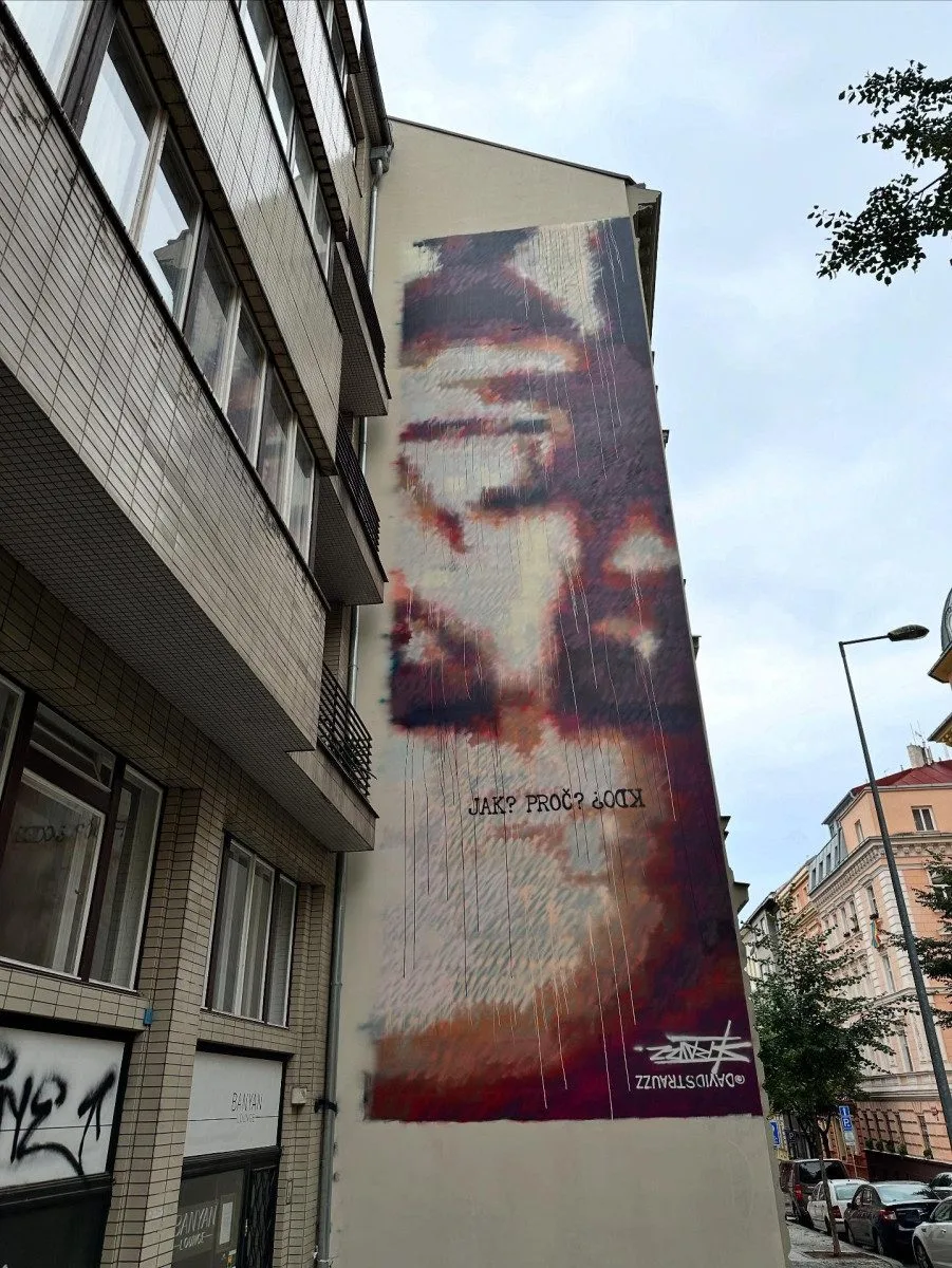 Na murál Jana Masaryka jsem spotřeboval 110 sprejů, říká umělec David Strauzz