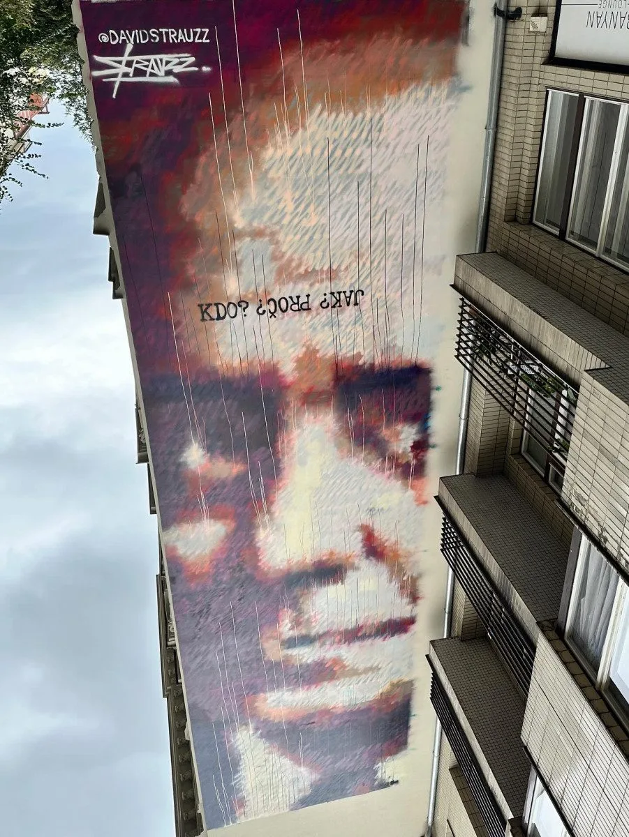 Na murál Jana Masaryka jsem spotřeboval 110 sprejů, říká umělec David Strauzz