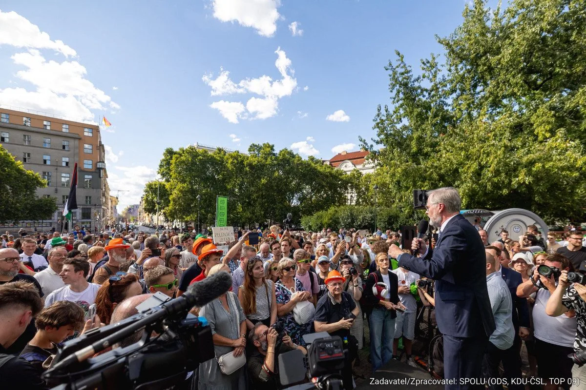 Mítink Spolu v Praze provázely protesty propalestinských aktivistů