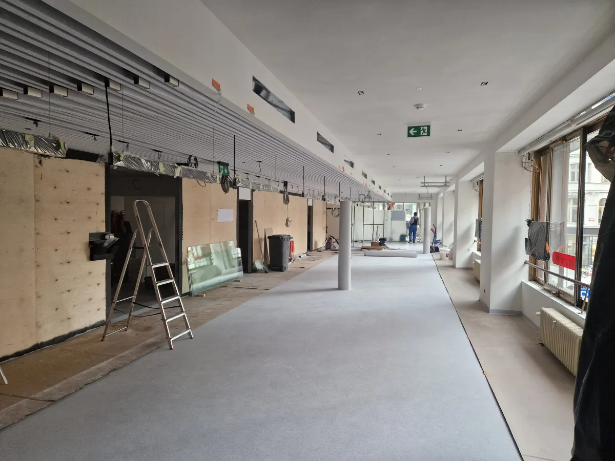 PRE zrekonstruovala zákaznické centrum v paláci Adria. Konzultovat museli s památkáři