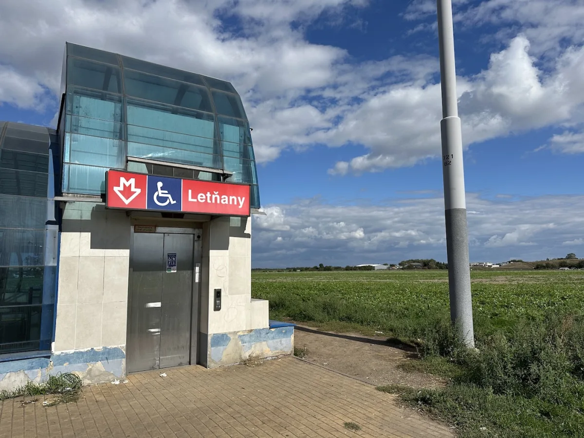 Praha získá od státu pozemky v Letňanech, postaví byty a nemocnici