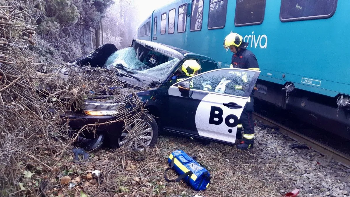 Nebezpečný přejezd v Praze 6 vyřešili jednosměrkou. Ta ale podle místních ucpe čtvrť