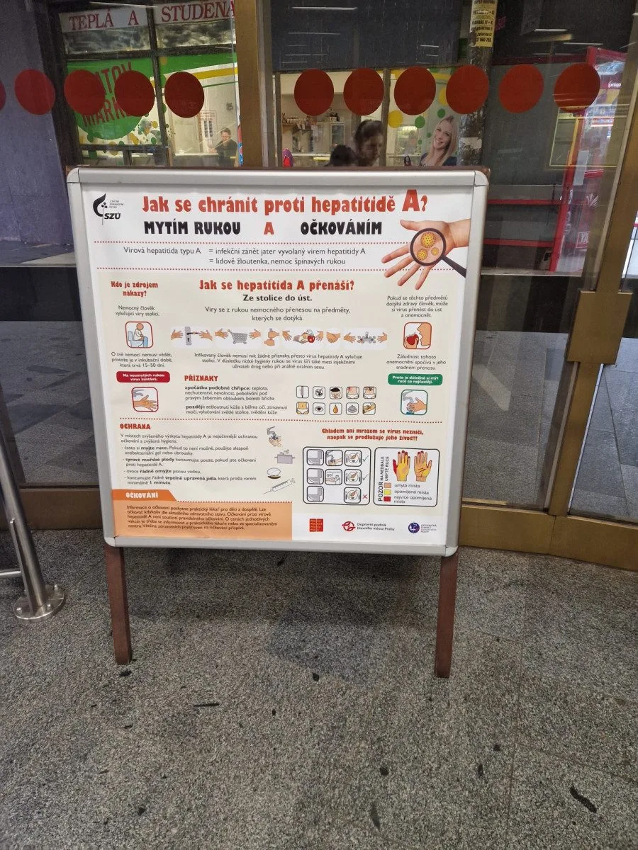 Hygienici radí umývat si ruce a očkovat se.
