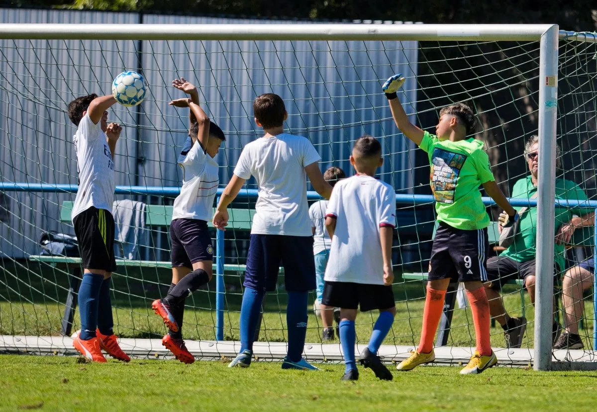 Pražská policie vyšetřuje baníkovce, kteří rasisticky uráželi malé romské fotbalisty