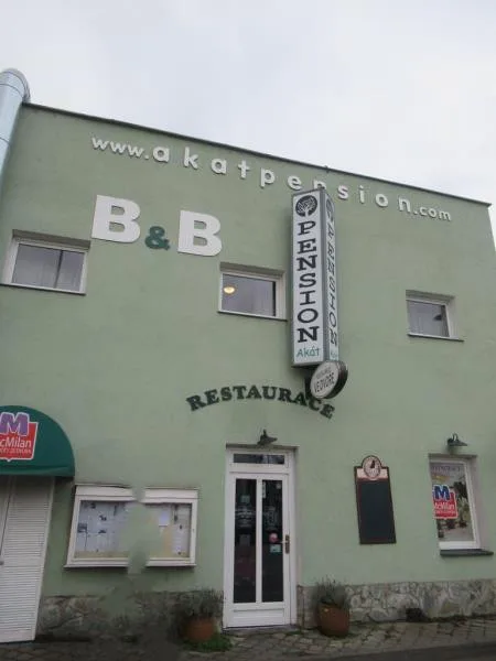 Špína a plíseň. Restauraci u smíchovského nádraží kvůli obavě o zdraví zavřeli