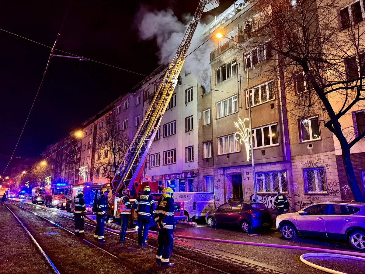 VIDEO: Silvestr v Praze začal klidně, zásahů bylo ale nakonec mnohem víc než loni