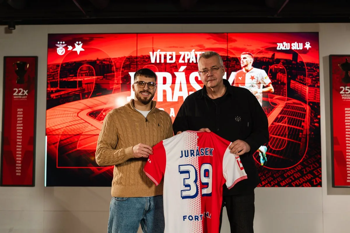 Fotbalista Jurásek se vrátil do Slavie.