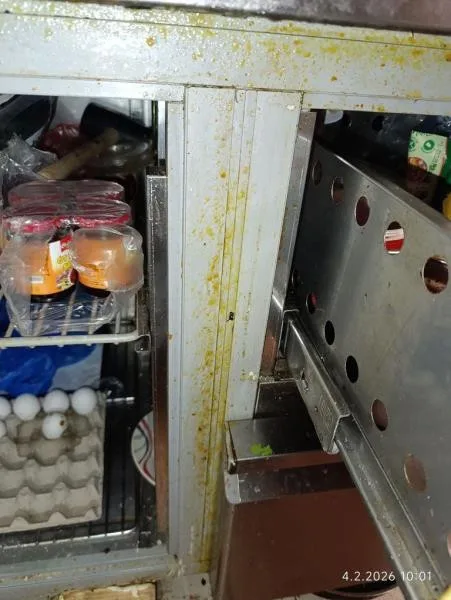 Plíseň, špína, žádný záchod. Restauraci v Praze kvůli desítce prohřešků hned zavřeli