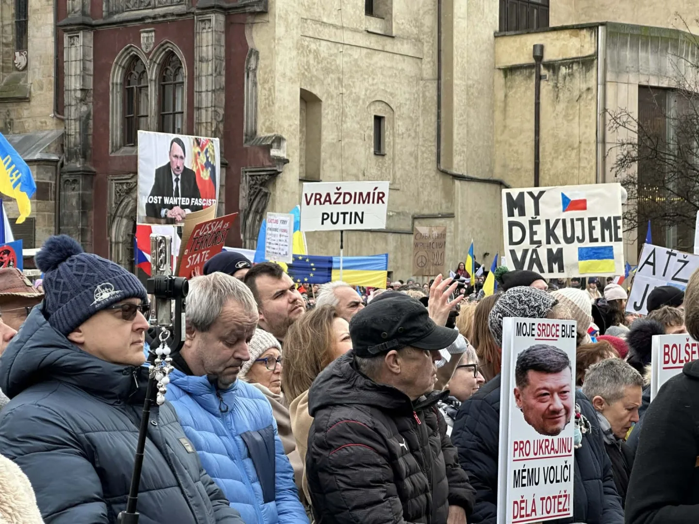 Staroměstské náměstí stojí za Ukrajinou. Shromáždění zahájil prezident Pavel