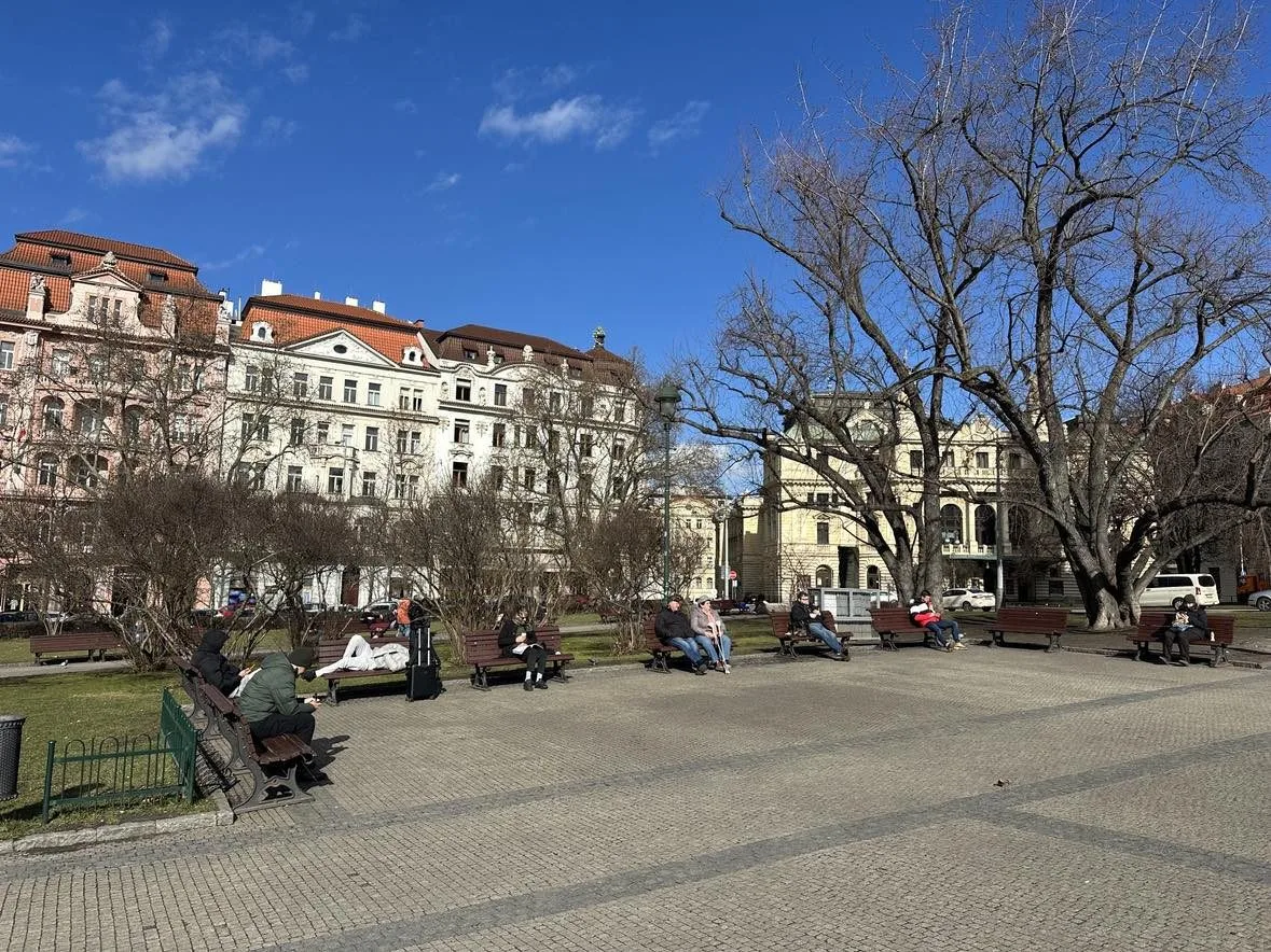 Prahu tento týden čekají jarní teploty, může být až 17 stupňů