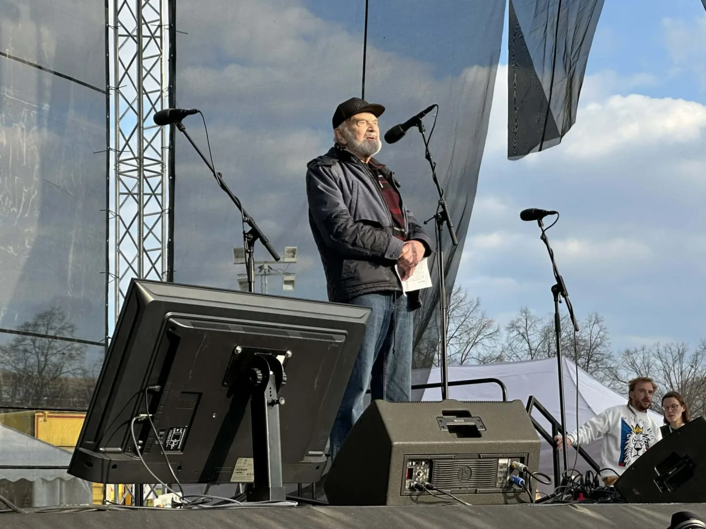 FOTO: Pryč s Burešem a vyděrači. Podívejte se, jak probíhala demonstrace na Letné
