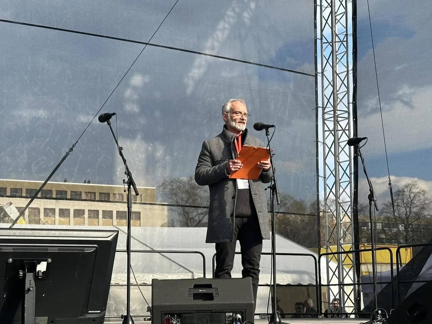 FOTO: Pryč s Burešem a vyděrači. Podívejte se, jak probíhala demonstrace na Letné