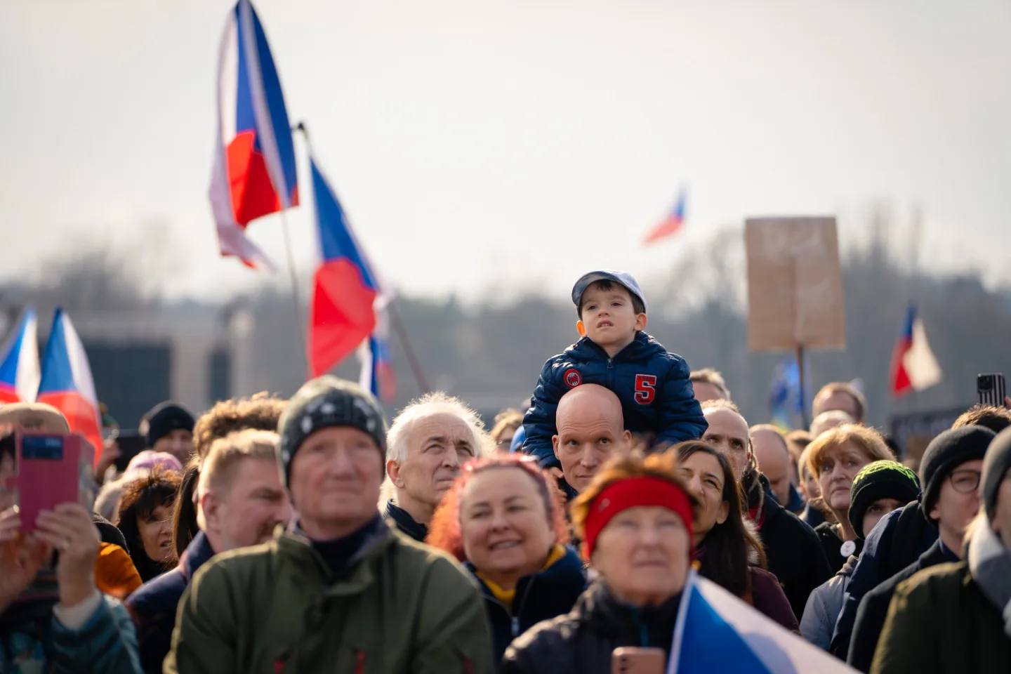 FOTO: Pryč s Burešem a vyděrači. Podívejte se, jak probíhala demonstrace na Letné