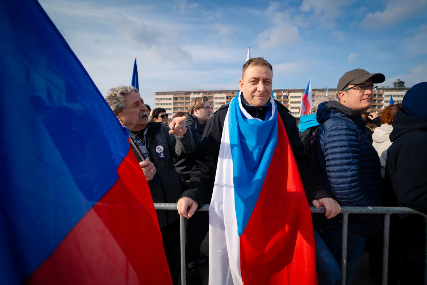 FOTO: Pryč s Burešem a vyděrači. Podívejte se, jak probíhala demonstrace na Letné