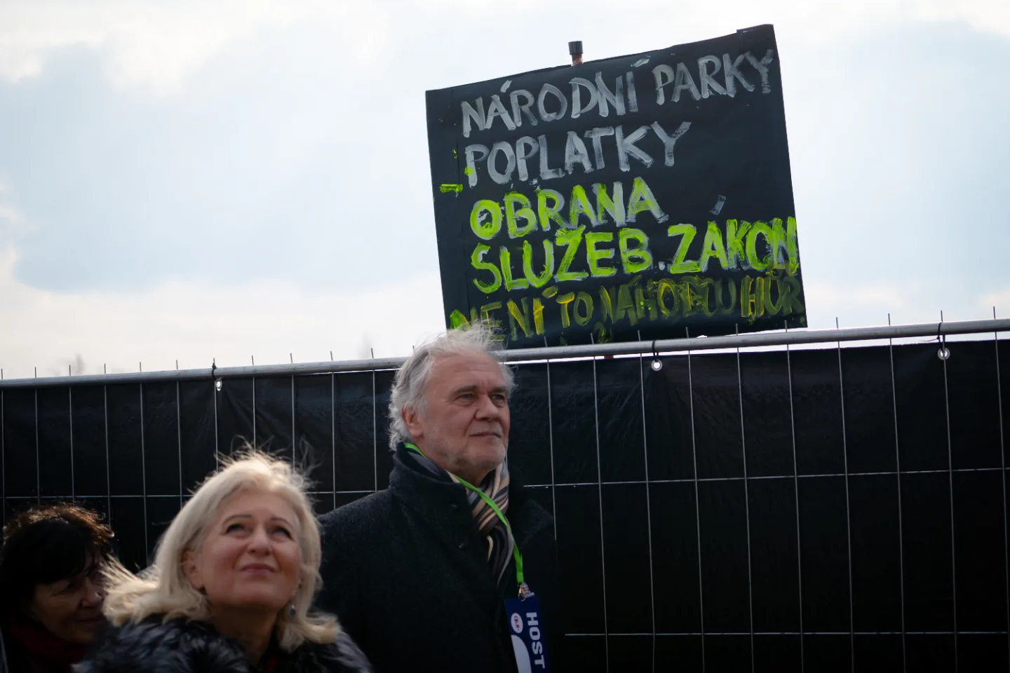 FOTO: Pryč s Burešem a vyděrači. Podívejte se, jak probíhala demonstrace na Letné