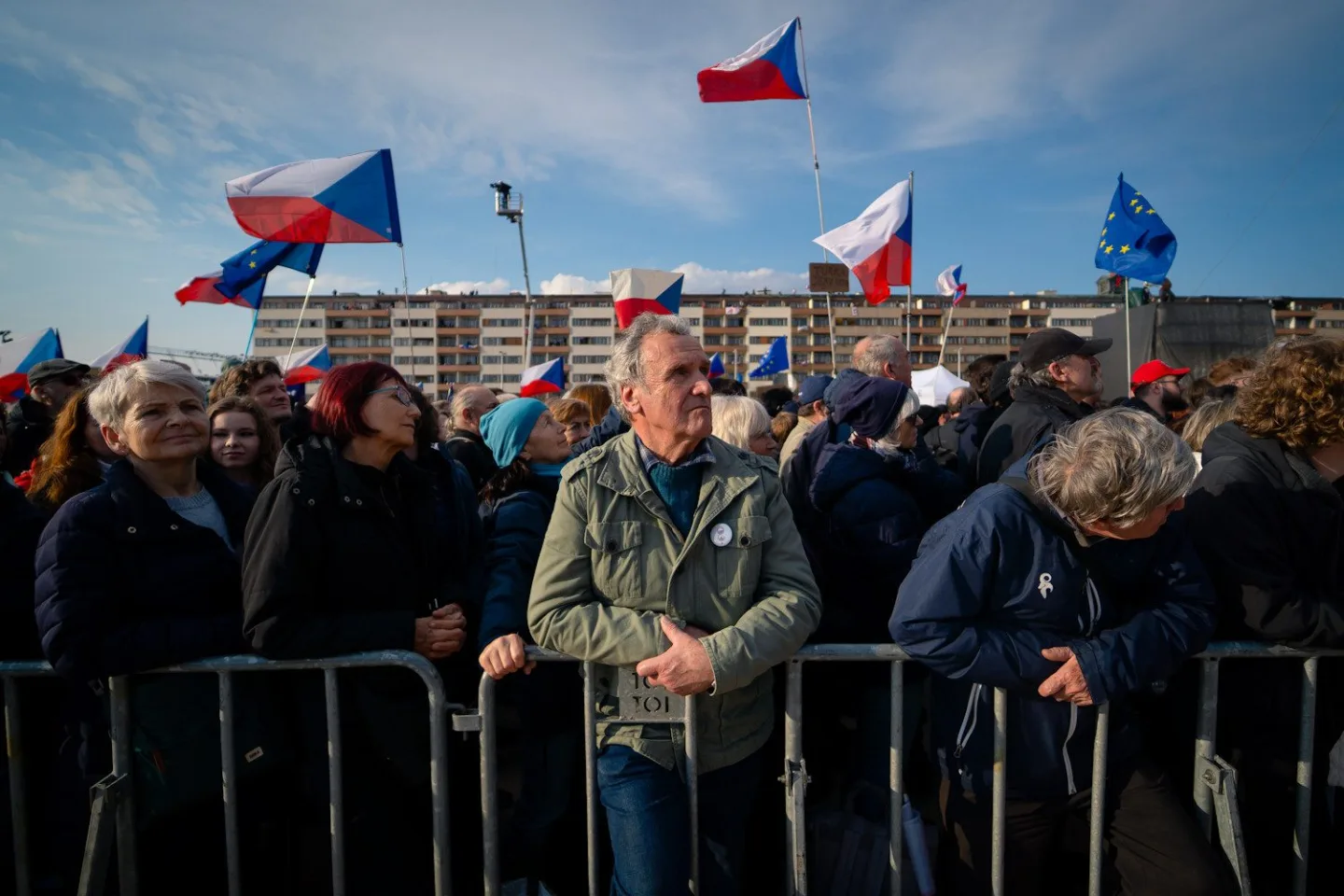 FOTO: Pryč s Burešem a vyděrači. Podívejte se, jak probíhala demonstrace na Letné