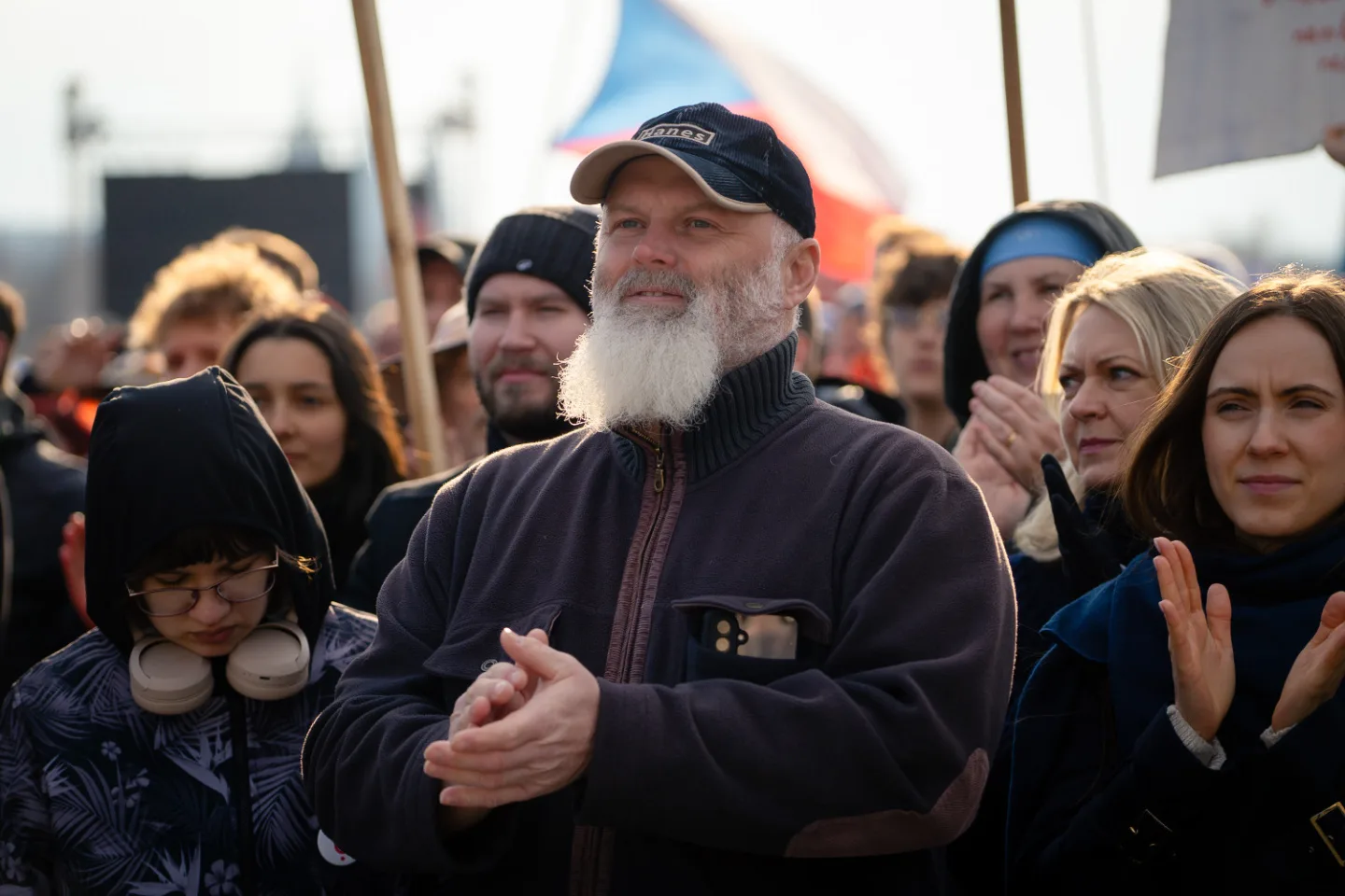 FOTO: Pryč s Burešem a vyděrači. Podívejte se, jak probíhala demonstrace na Letné