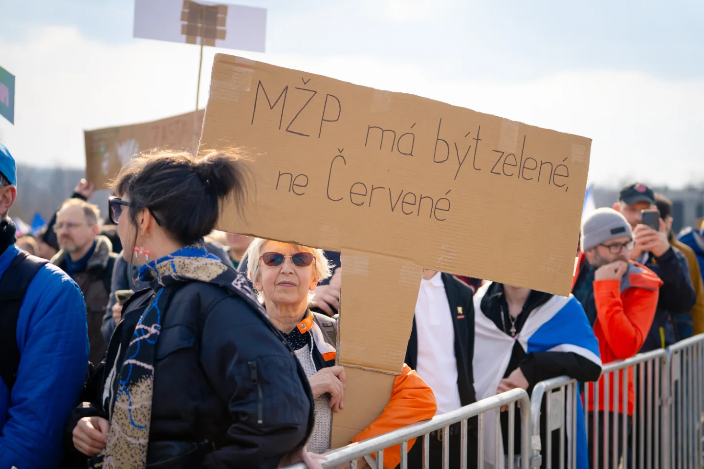 FOTO: Pryč s Burešem a vyděrači. Podívejte se, jak probíhala demonstrace na Letné