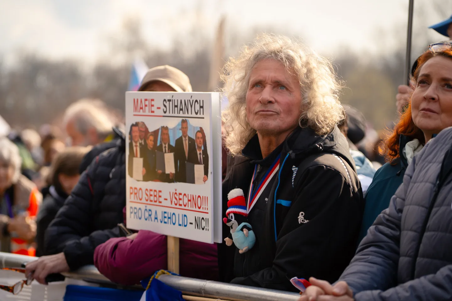 FOTO: Pryč s Burešem a vyděrači. Podívejte se, jak probíhala demonstrace na Letné