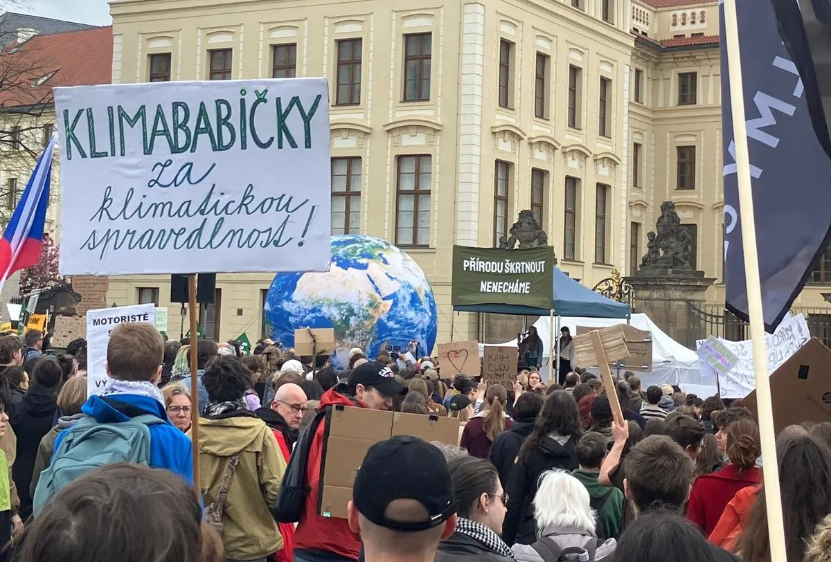 Foto z demonstrace.