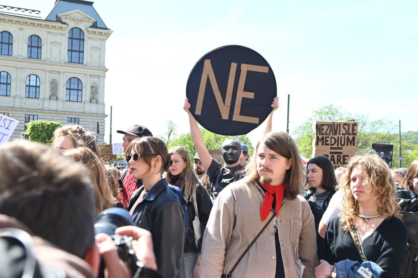 Média nedáme. Studenti vyrazili protestovat před ministerstvo kultury