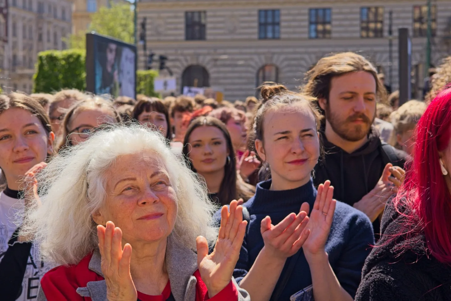 OBRAZEM: Nespokojení studenti, Hřib proti Ševčíkovi. Akce na podporu médií přilákala stovky lidí